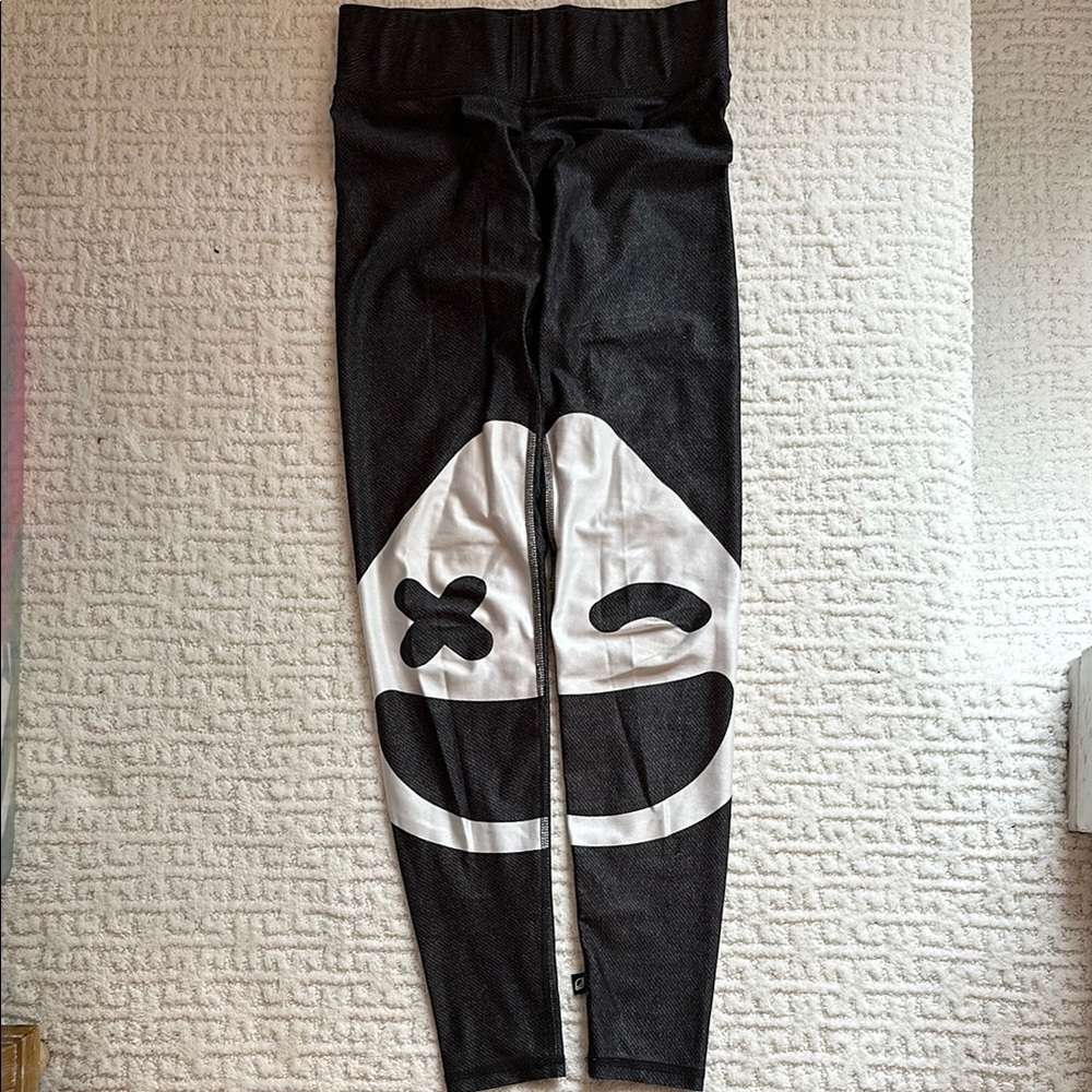 Terez Black and White Geometric Leggings